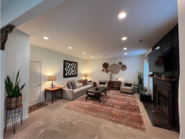 Foto del edificio - 8 Crestwood Ct