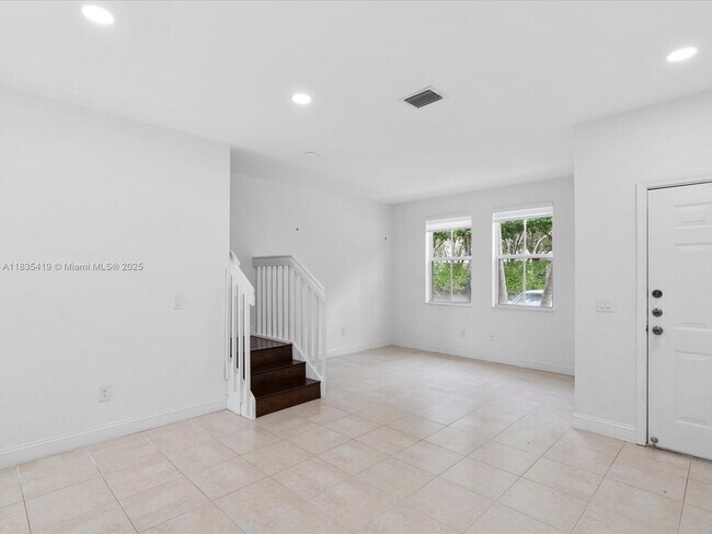 Foto del edificio - 15568 SW 39th St