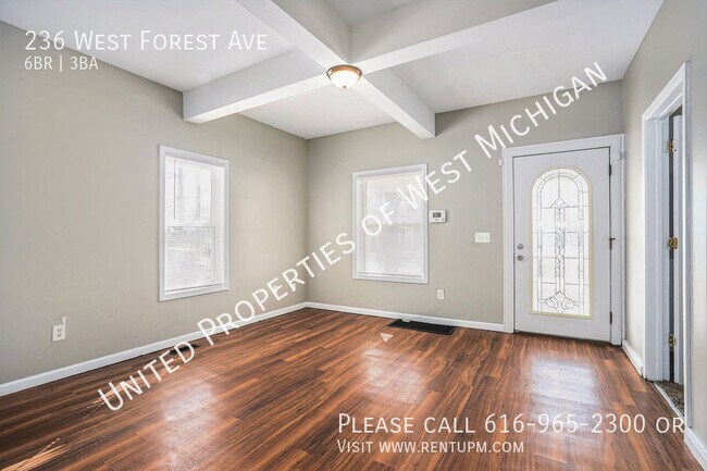 Foto del edificio - Available Now | Spacious 6 Bedroom, 3 Bath...