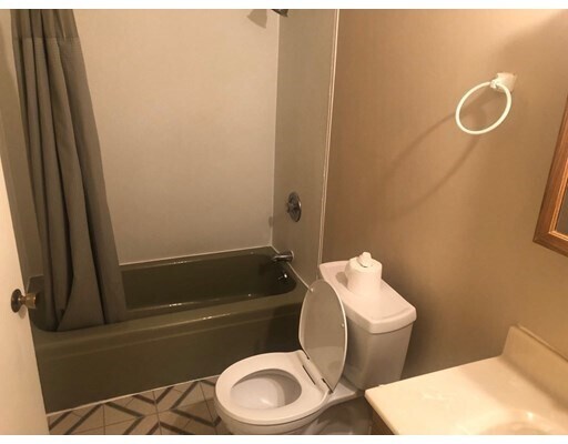 Foto del edificio - 10 Shadowbrook Ln