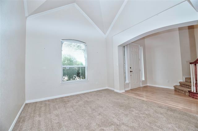 Foto del edificio - 329 Parkhurst Ln