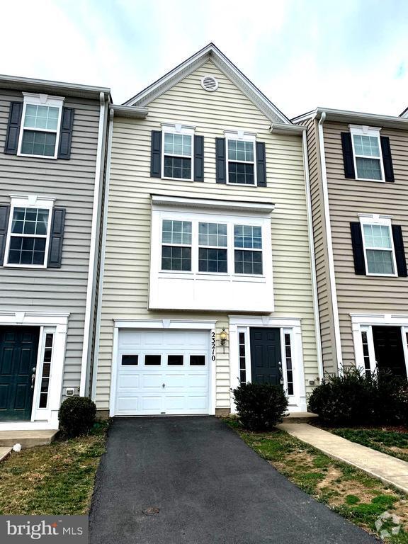 Building Photo - 23210 Westwood Ct