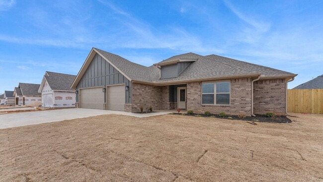 Photo - "Charming 3-Bedroom Retreat with Granite Finishes & Cozy Fireplace in Farmington!" Apartment