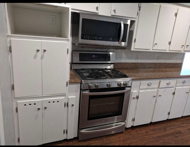 Foto del edificio - Charming and well-maintained home in the highly desirable Lakewood area of Dallas!