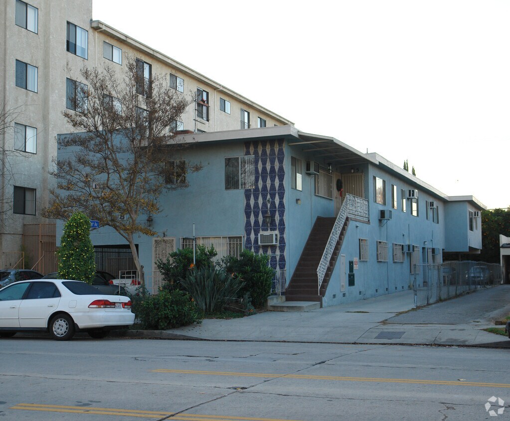 11168 Camarillo St, North Hollywood, CA 91602 Apartments in North