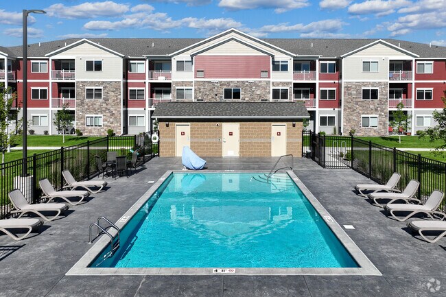 Piscina - Station Street Apartments