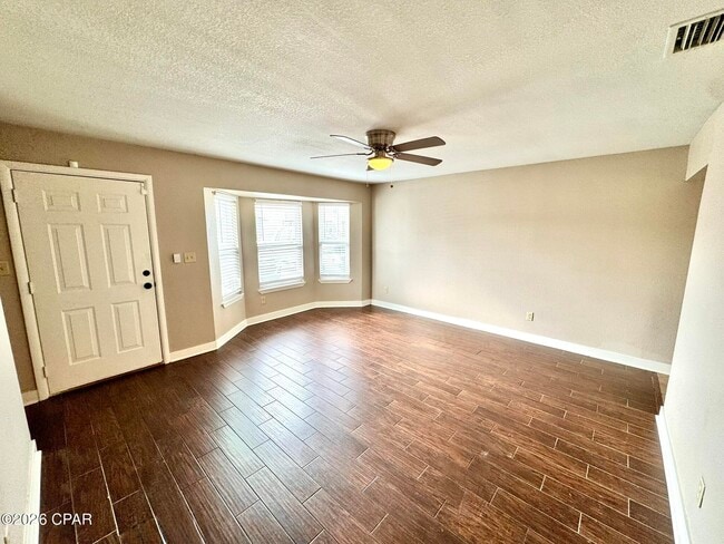 Building Photo - 2523 Johnson Dr