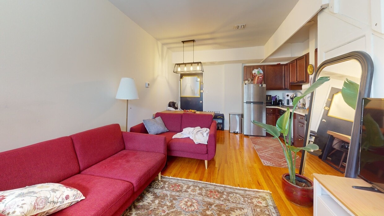 Photo - 319 S 10th St Apartment