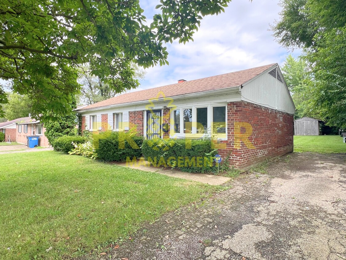 Foto principal - 3 bedrooms 1 bathrooms house for rent