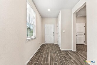 Building Photo - 2521 Ayers Dr