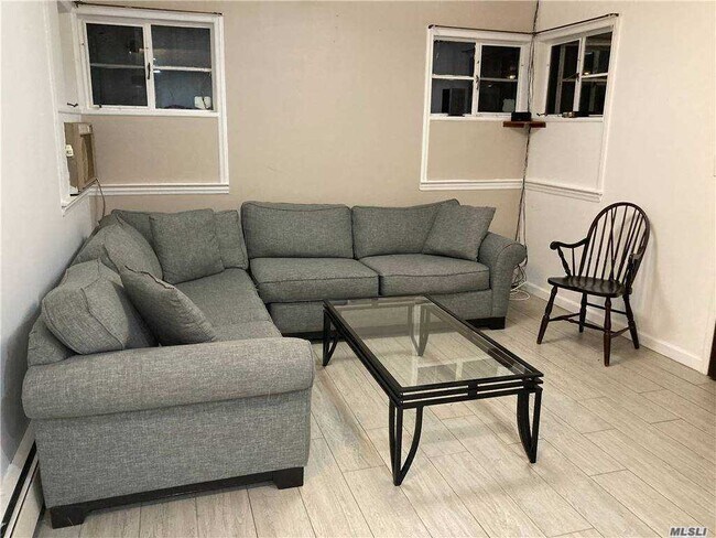 Foto del edificio - 156 E Rockaway Rd