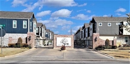 Building Photo - 5430 Camaguey St