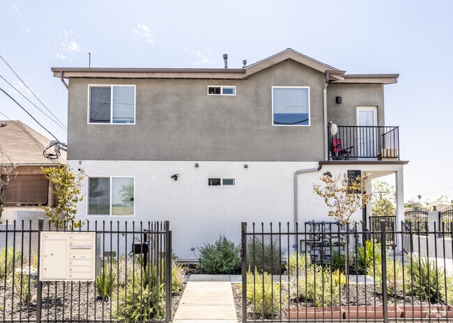 Entrance - 308 N Lorena St