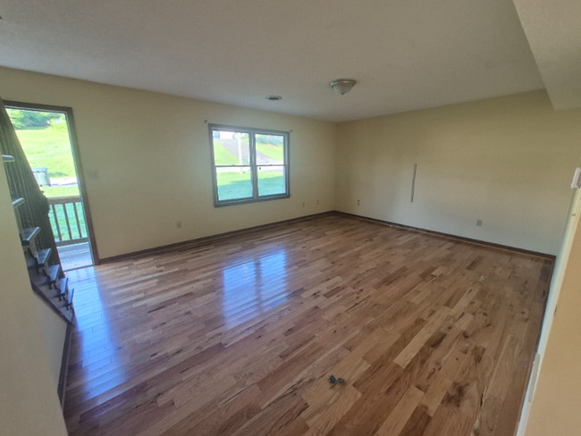 Building Photo - 318 Edmond Dr