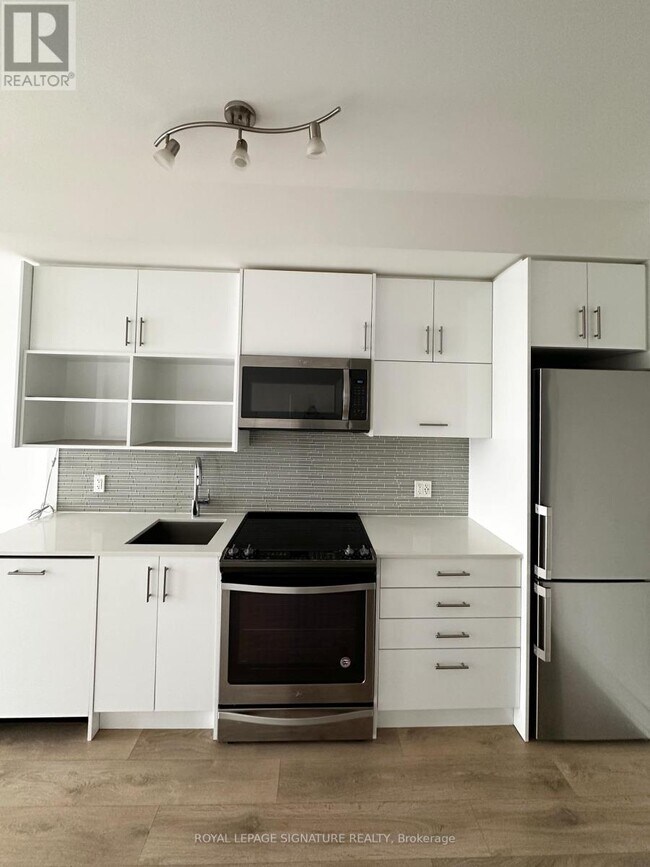 Photo du bâtiment - 128 Fairview Mall Dr