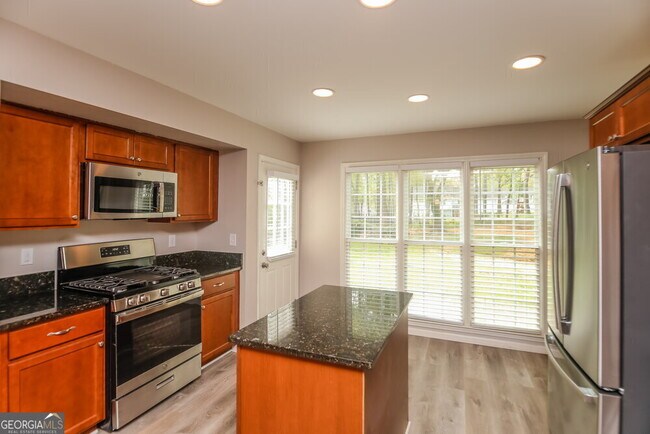 Foto del edificio - 1183 Crestbrook Dr
