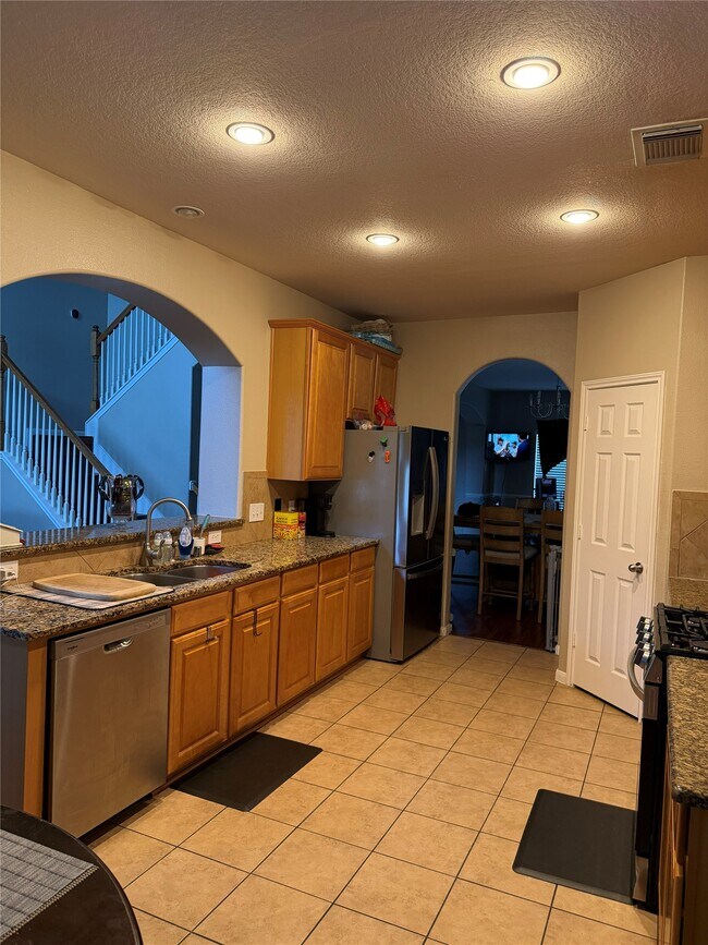 Foto del edificio - 2311 Diamond Springs Dr