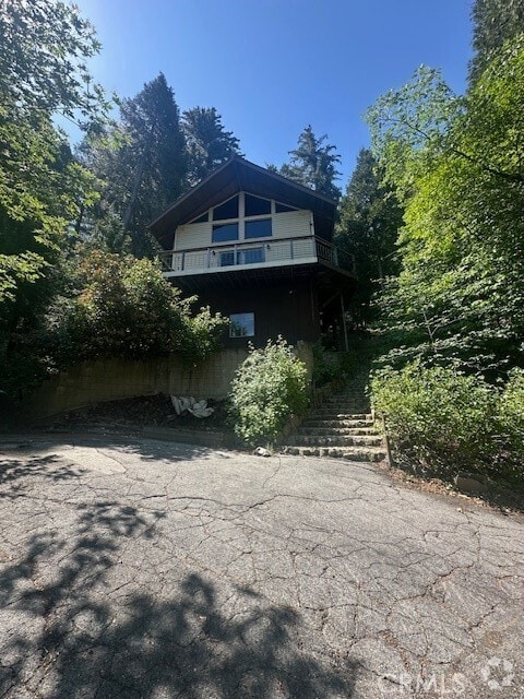 Building Photo - 24027 Lakeview Dr