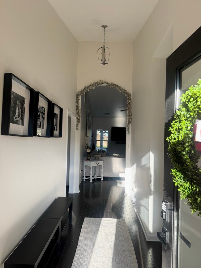 Foto del edificio - 114 Eldon Dr