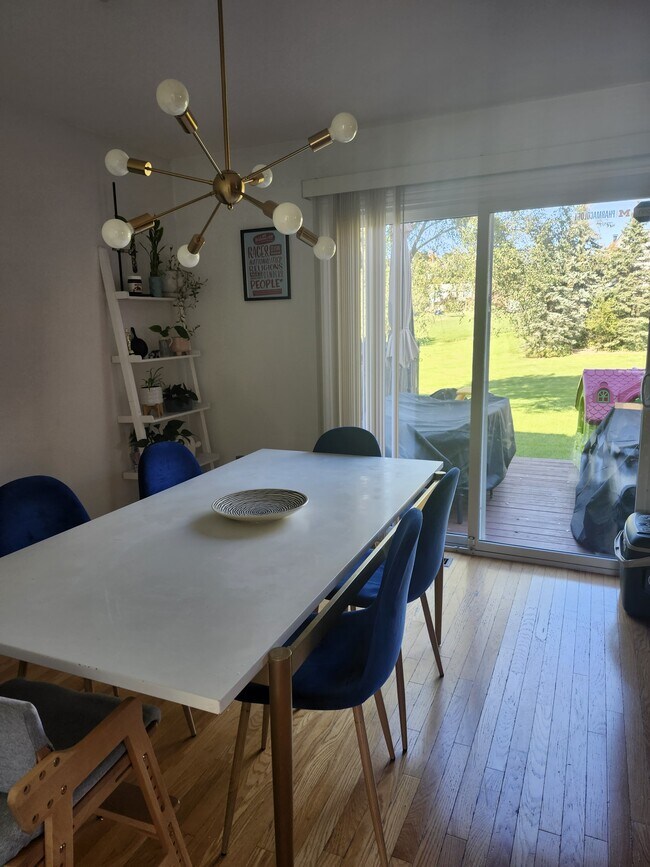 Foto del edificio - 3486 Burbank Dr