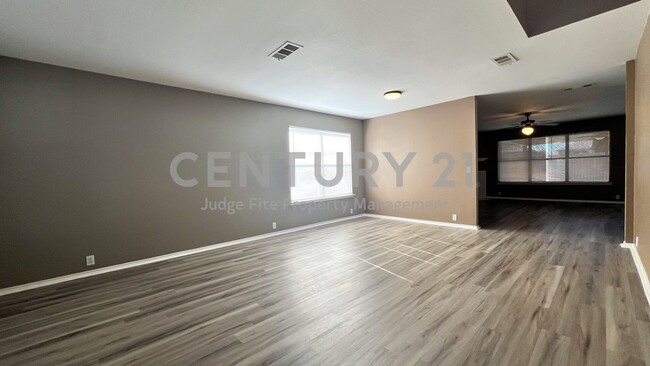 Foto del edificio - Beautiful 2-Story 4/2.5/2 in Saginaw For R...