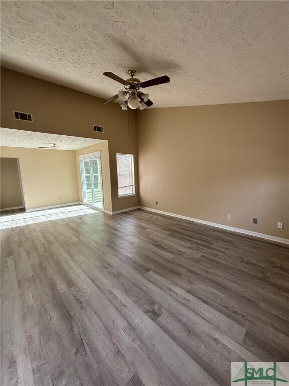 Building Photo - 105 Pelican Ln