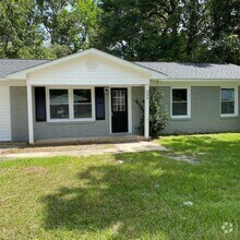 Building Photo - 303 Sprucewood Dr