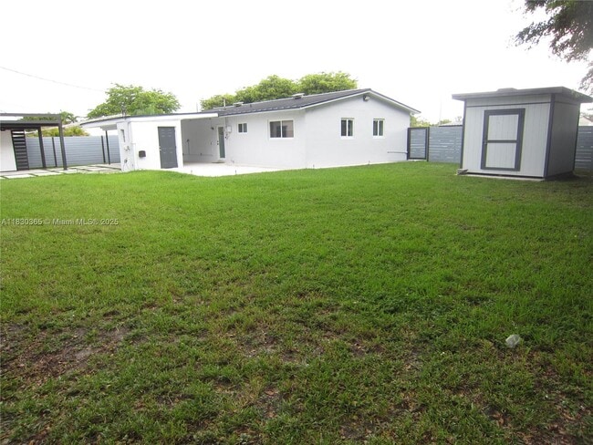 Building Photo - 8760 SW 20th St