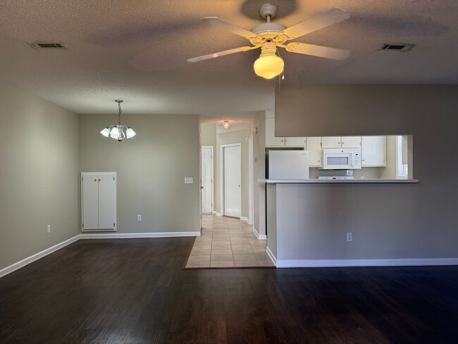 Foto del edificio - 111 Woodberry Dr