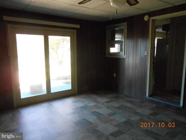 Building Photo - 292 Cherry Ln Dr