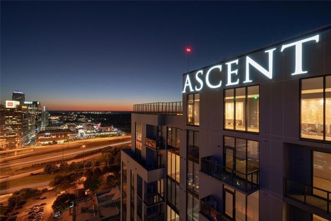 Photo - 1400 W Peachtree St NW House