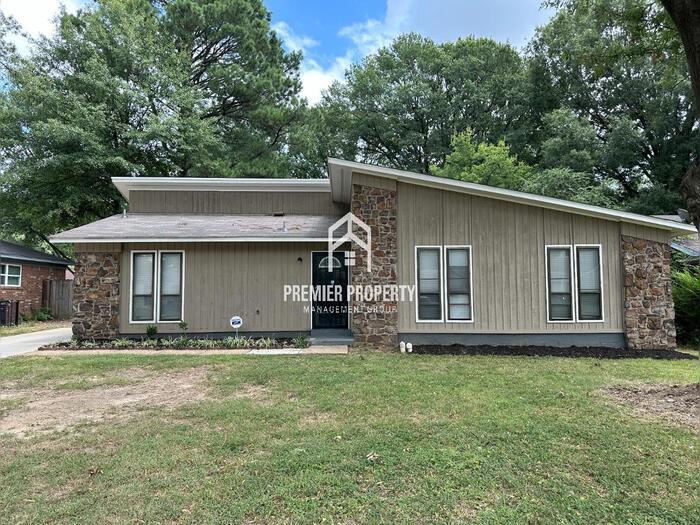 Primary Photo - 4122 Meadow Creek Rd