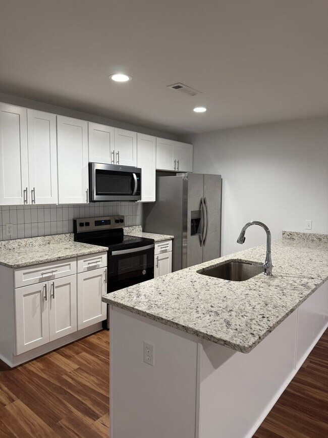 Foto del edificio - 215 Charleston Dr