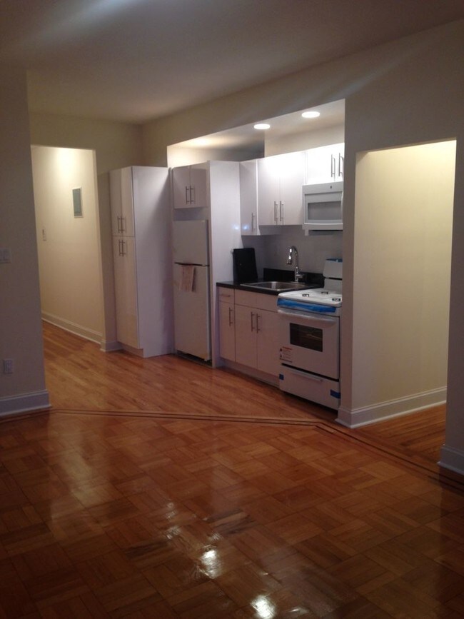 Foto del edificio - 8602 Park Ln S