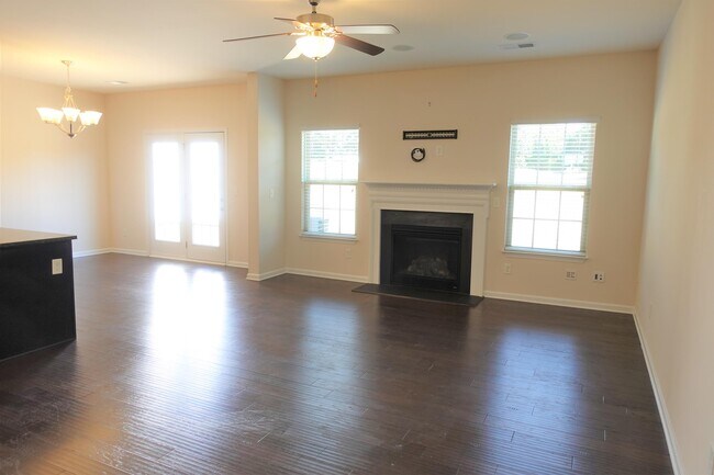 Building Photo - 204 Alderside Pl