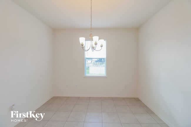Building Photo - 316 Corbel Ln