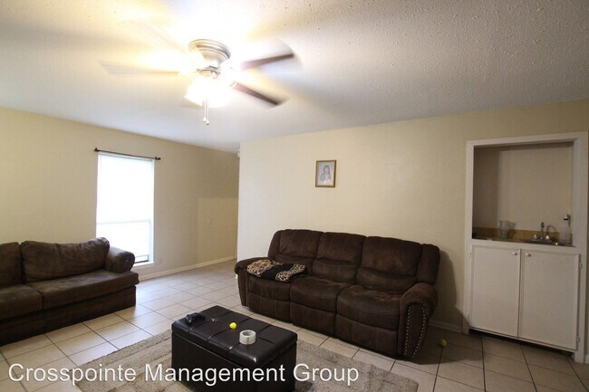 Foto del edificio - 2450 E 5th St