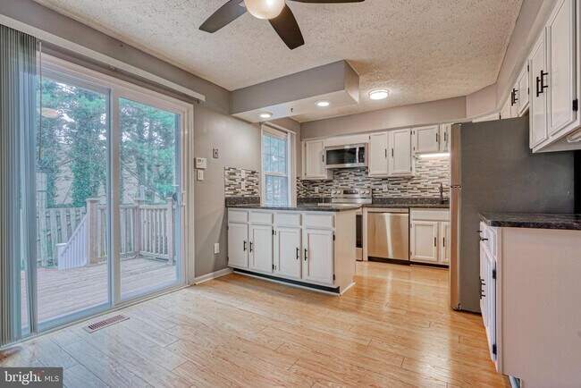 Building Photo - 507 Park Manor Cir