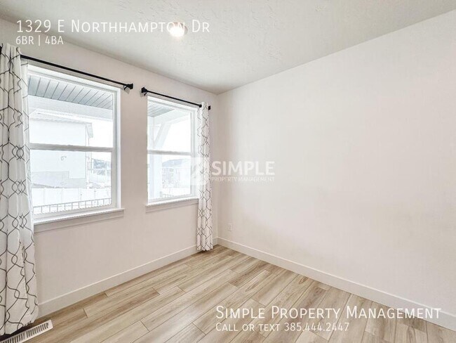 Foto del edificio - 1329 Northhampton Dr