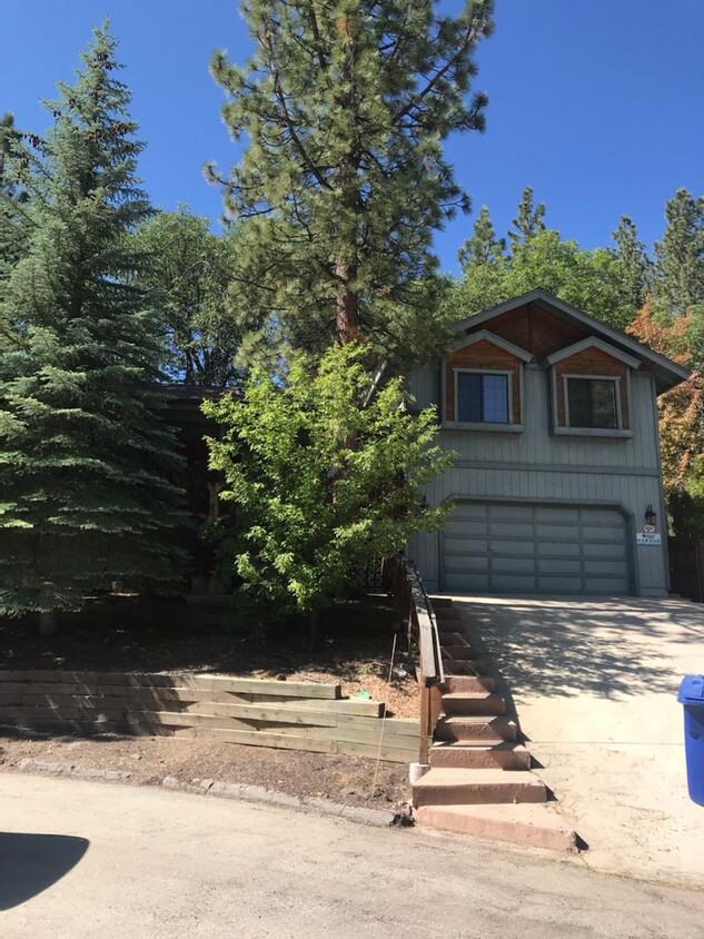 Primary Photo - 3 bedroom on quiet cul-de-sac