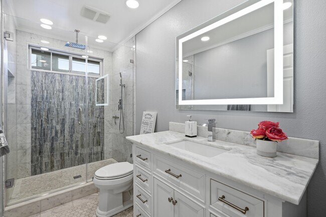 Foto del edificio - 19833 Blythe St