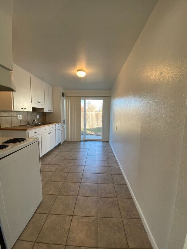 Building Photo - Great Condo in South Loveland