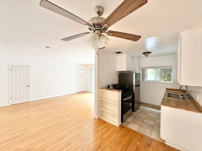Foto del edificio - 1320 Ridgeley Dr