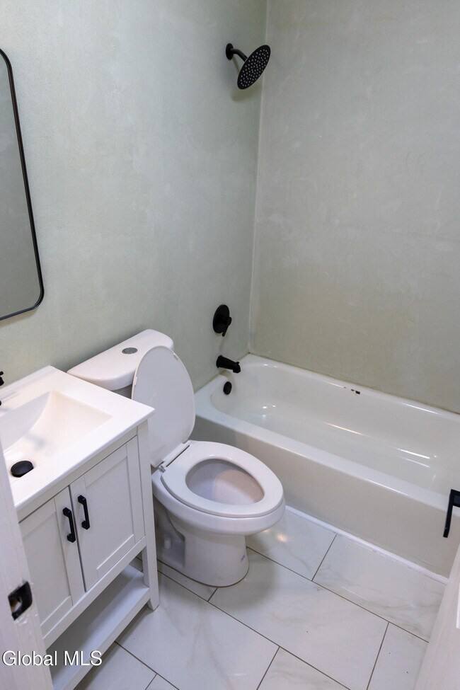 Building Photo - 11 Jefferson St