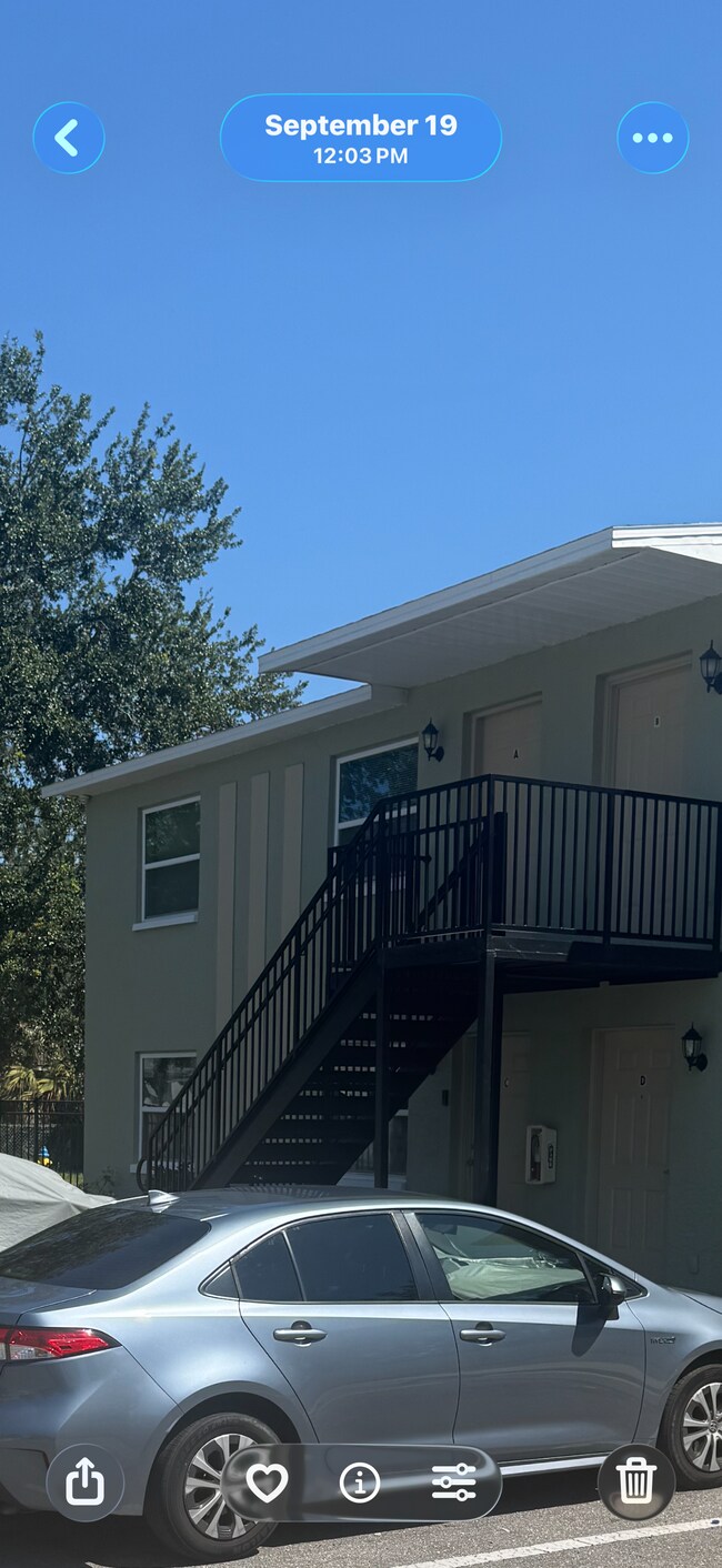 Foto del edificio - 909 E Humphrey St