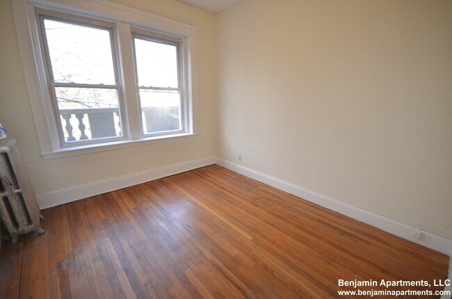 Building Photo - 15 Egremont Rd