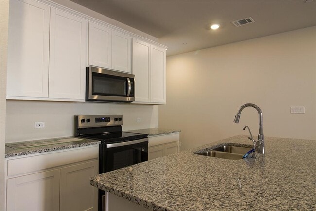 Building Photo - 12810 Siena Vlg Ln