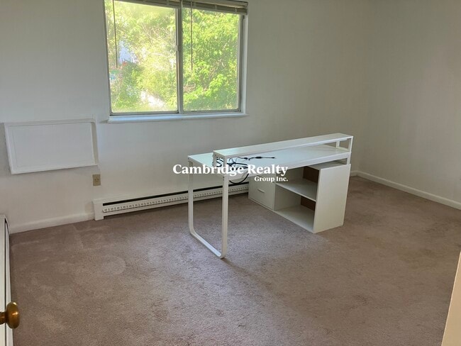 Building Photo - 42 Belmont St