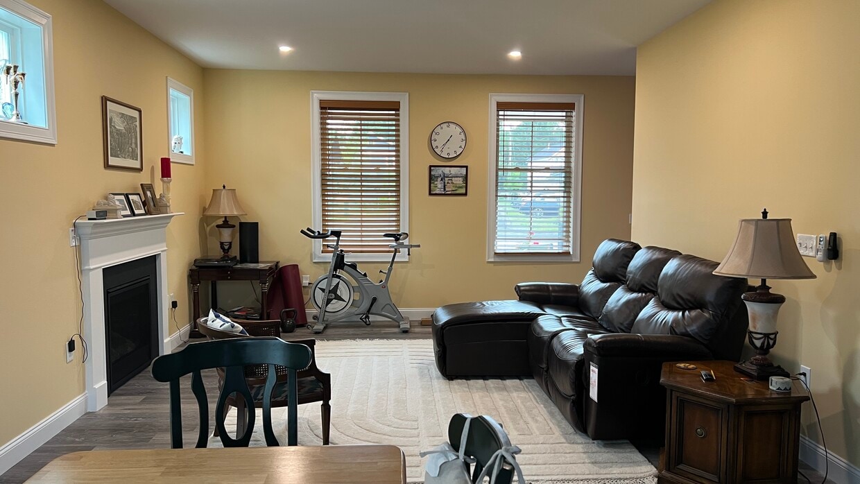 Primary Photo - 14 Copper Dr