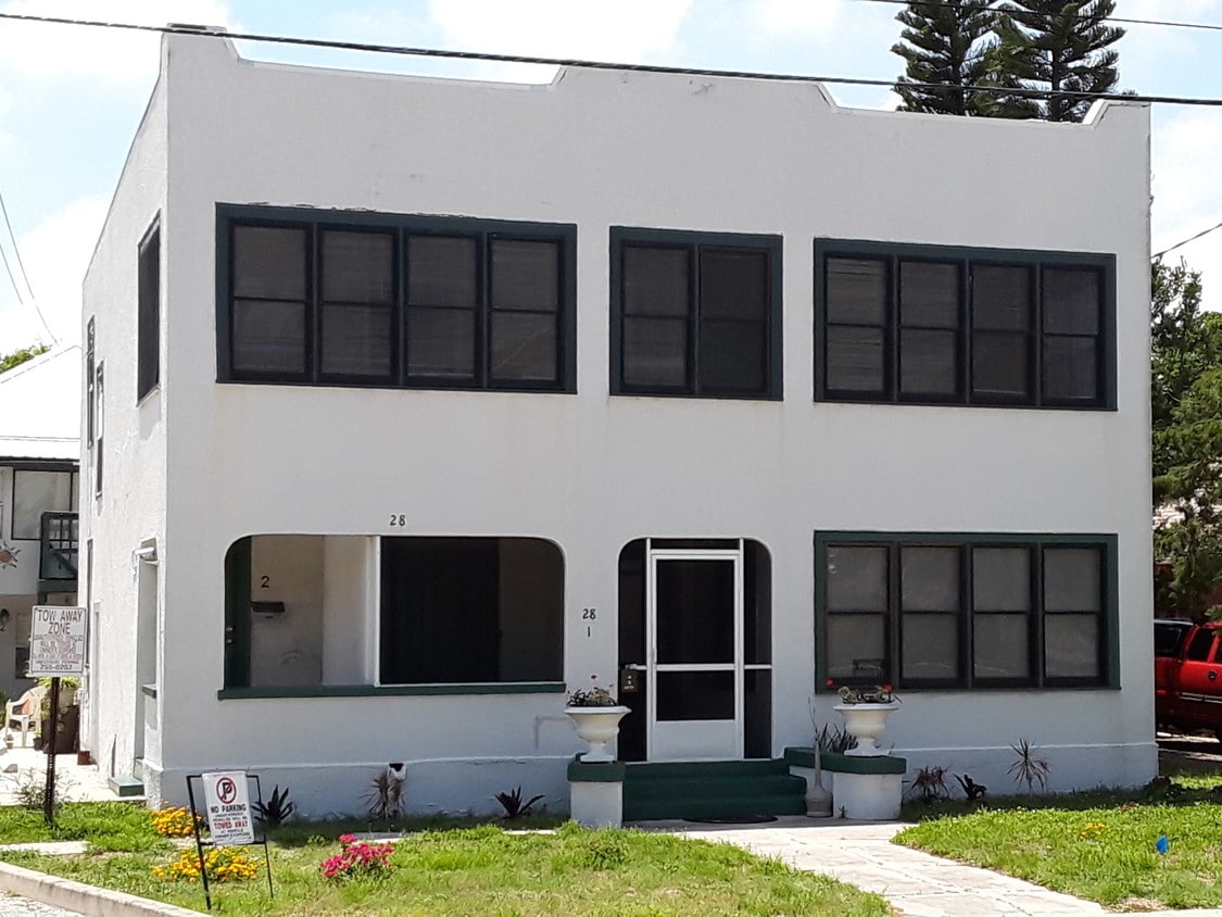 Primary Photo - 28 S Peninsula Dr